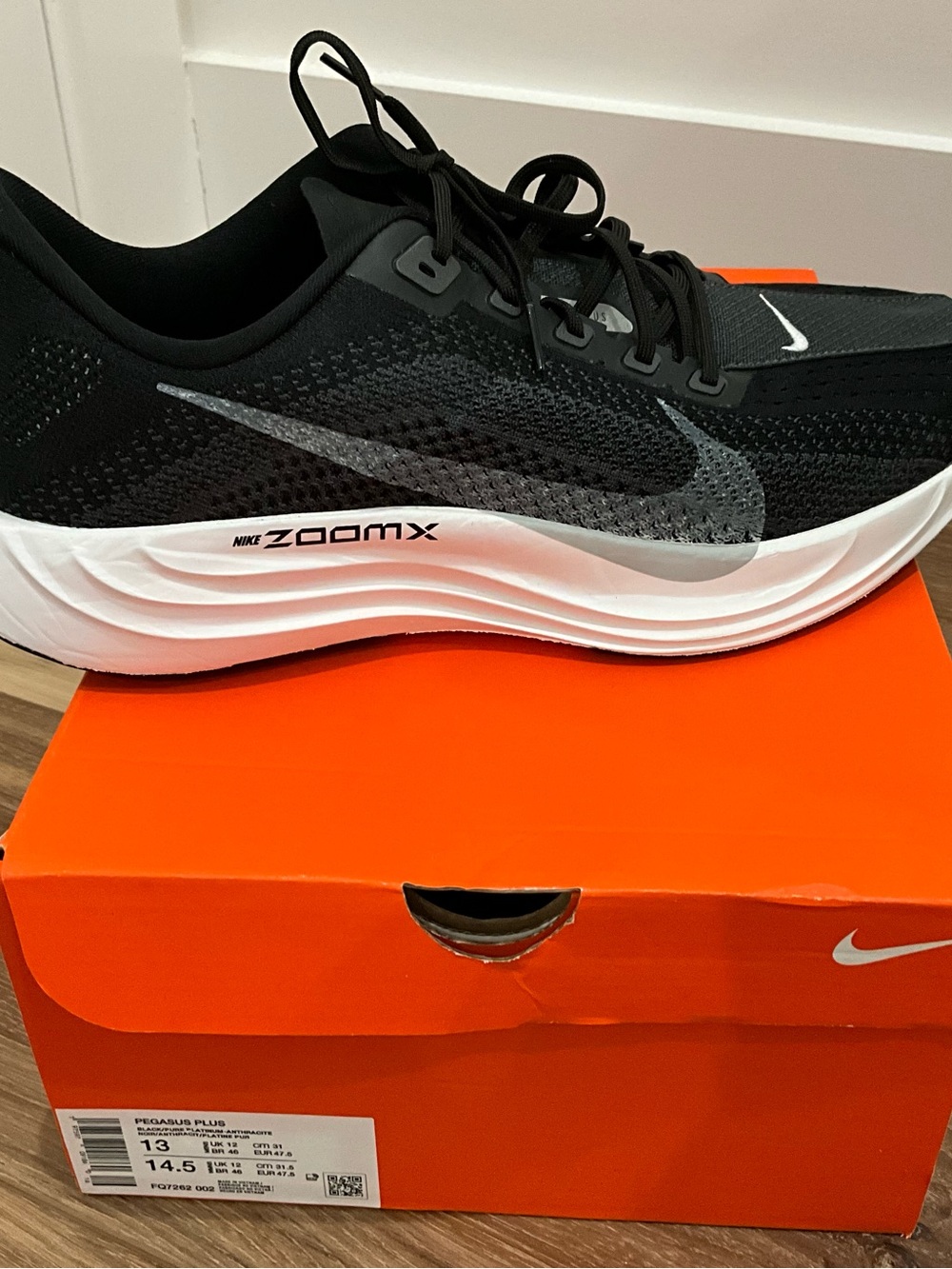 Men’s NIKE Pegasus Plus Black White Athletic Shoes *NEW in Box* Size 13